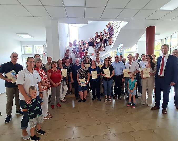 Gruppenfoto der Blutspendenden. (Foto: Stadt Friedrichshafen)