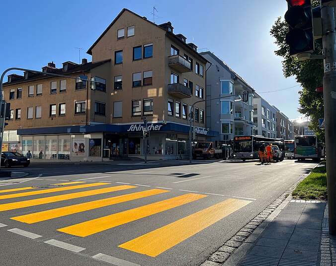 Gelber Zebrastreifen auf Friedrichstraße